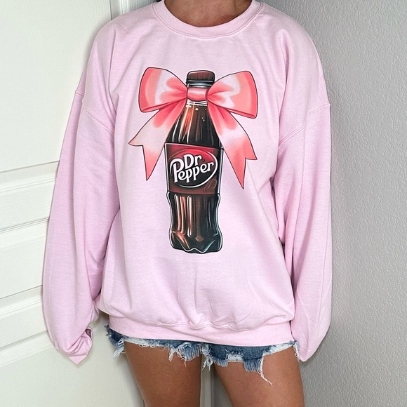 Womens‎ Dr. Pepper With Pink Bow Coquette Trendy Crewneck Sweatshirt DP Lover - Picture 2 of 5